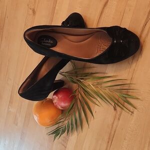 Clarks Artisan Velvet Heels.